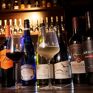 多彩な国産ウイスキーや果肉感たっぷりの鬼おろしサワーをご用意