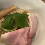 人力俥 - 2種類の豚チャーシュー。脂が旨い！