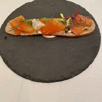 フランス料理 アジュール(ヨコハマ グランド インターコンチネンタル ホテル) - 自家製スモークサーモン