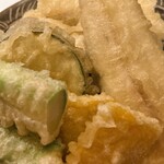 ひろ作 - 夏の天ぷら盛り合わせさんでーす。④