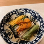 ひろ作 - 刻み野菜 生海胆さんでーす。②