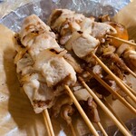 やきとり 三船 - 料理写真:やきとりモツ1本150円、セイニク1本150円