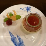 グルマンズ - 鴨の卵プリンと山桃コンポート　鹿パリパリ付