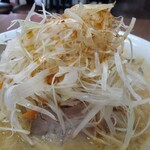 けんちゃんラーメン - ねぎみそらーめん 900円 大盛 100円 割引券使用 -50円
