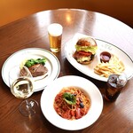 TWELVE ON THE PARK BAR & GRILL - 