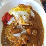 パーラー旅 - 息子は旅さん名物カツカレー850円を✨カツが卵とじなってて、さらにルーにも豚肉ゴロゴロですΣ(･ω･ﾉ)ﾉ