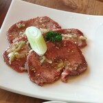 ぴょんぴょん舎 稲荷町本店 - 上牛タン