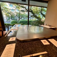 鉄板焼 桂 - テーブル