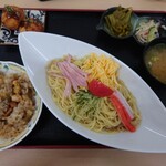 高原の駅たかの レストランきらら - 日替わりランチ　冷麺と具沢山の焼き飯