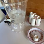 Moon cafe - 水はセルフ