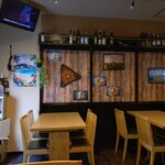 CEYLONA - 日中は穴場的な雰囲気でとても落ち着きますが、夜はまた違った印象になるのでしょうね。