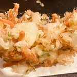 讃岐うどん酒場 川金 - ＋かき揚げ半割り