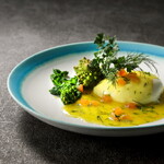 シャレル・ランデヴー - 白身魚のサフラン風味