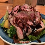 味工房まんま - 黒毛和牛ローストビーフサラダ