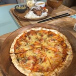 丸茶庵 - 薄焼きピザ