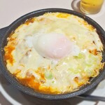 ラーメン太郎 - チーズ麻丼850円
（2025年7月現在）