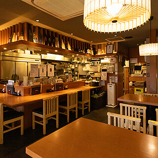 おひとり様や家族・同僚と、幅広いシーンでご利用可能◎半個室有