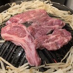 羊肉炭火焼 肉汁屋 - 生ラム