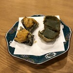 エキニシ 天のすけ - 韓国海苔の天ぷら生ウニ載せ　よもぎ生麩