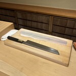 徳ㇵ本也 - 鱧と包丁、長さが同じ☆