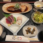 遊々亭 - 料理写真:刺身と煮魚定食
