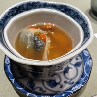 銀座 桃の木 - フカヒレスープに昇格してみました。烏骨鶏は初めて食べましたが固かったです。