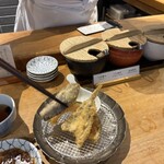 天ぷらめし 金子半之助  - 次々と盛り付け