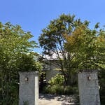 葡萄屋kofu ハナテラスcafe - 看板がないのでわかりづらいですが、コチラが入口です。