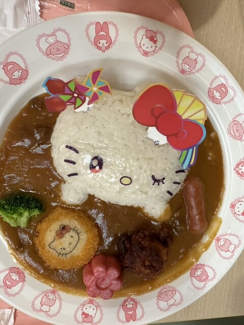 Character Food Court photo 2