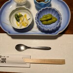 割烹 鍋物 鮨よし - 左奥の鱧の子のムース絶品