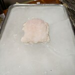 割烹 鍋物 鮨よし - 身は生です