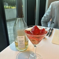 THE COSMOPOLITAN GRILL BAR TERRACE - 