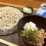 猪口才 - 暑い夏に ぴったり♪ 納豆はもちろん 大根おろしも 海苔も美味しい