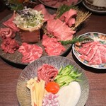 本町肉倶楽部 tongue be - 黒毛和牛の混ぜユッケ(1,980円)