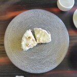 天ぷら 荒川 - 赤茄子。めちゃくちゃ大きい茄子見せてもらった