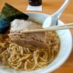 えびす家 - 金ラーメン（鶏ガラ醤油）のチャーシュー