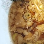 えびす家 - 金ラーメン（鶏ガラ醤油）の背脂
