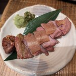 吉田町食堂 きんぎょ - 鶏もも肉の原始焼き