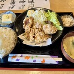 居酒屋ぐうの音 - ランチからあげ定食¥880（からあげ１個追加¥90、ごはん大盛¥60）