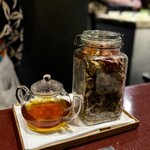 中華寝台 - いつもの自家製野菜茶から。