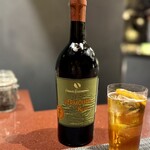 中華寝台 - イタリアのベルモットをソーダ割りで。
      鮎の春巻きと合わせていただきましたが、なかなかさっぱりして、これは美味しい♪