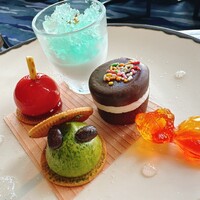 DINING & BAR TABLE 9 TOKYO - 