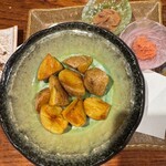 串屋 晴 - あげじゃがバター（インカとめざめ）しおからと明太子添え