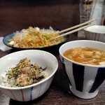 灼味噌らーめん 八堂八 - 冷やし味噌サービスセット(スープ、ひとくち飯付) 2000円