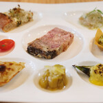 MORITO - ランチコース 2200円 の旬のアミューズ8種