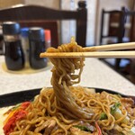 食事処 ふじ - 焼きそば麺リフト♪