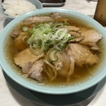 ちえちゃんラーメン - 中華そばと白飯(全景)