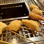 串ノ紋 - 揚げたては、サクサク！ホカホカ！で美味しい〜✨