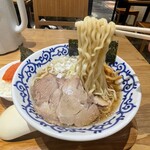 博多醤油ラーメン 月や - リフトはするよねっ