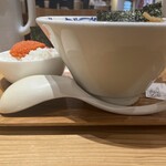 博多醤油ラーメン 月や - レンゲでかすぎ問題